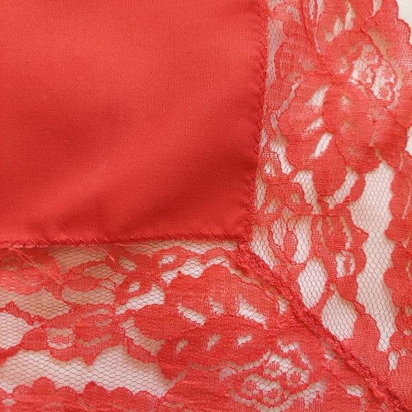 Cloth Table Dinner Napkins Set of 6 Red Lace Trimmed - Picture 3 of 8